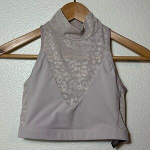 Victoria’s Secret Mock Neck Crop Top Size XS | cropped | fitness | leop print